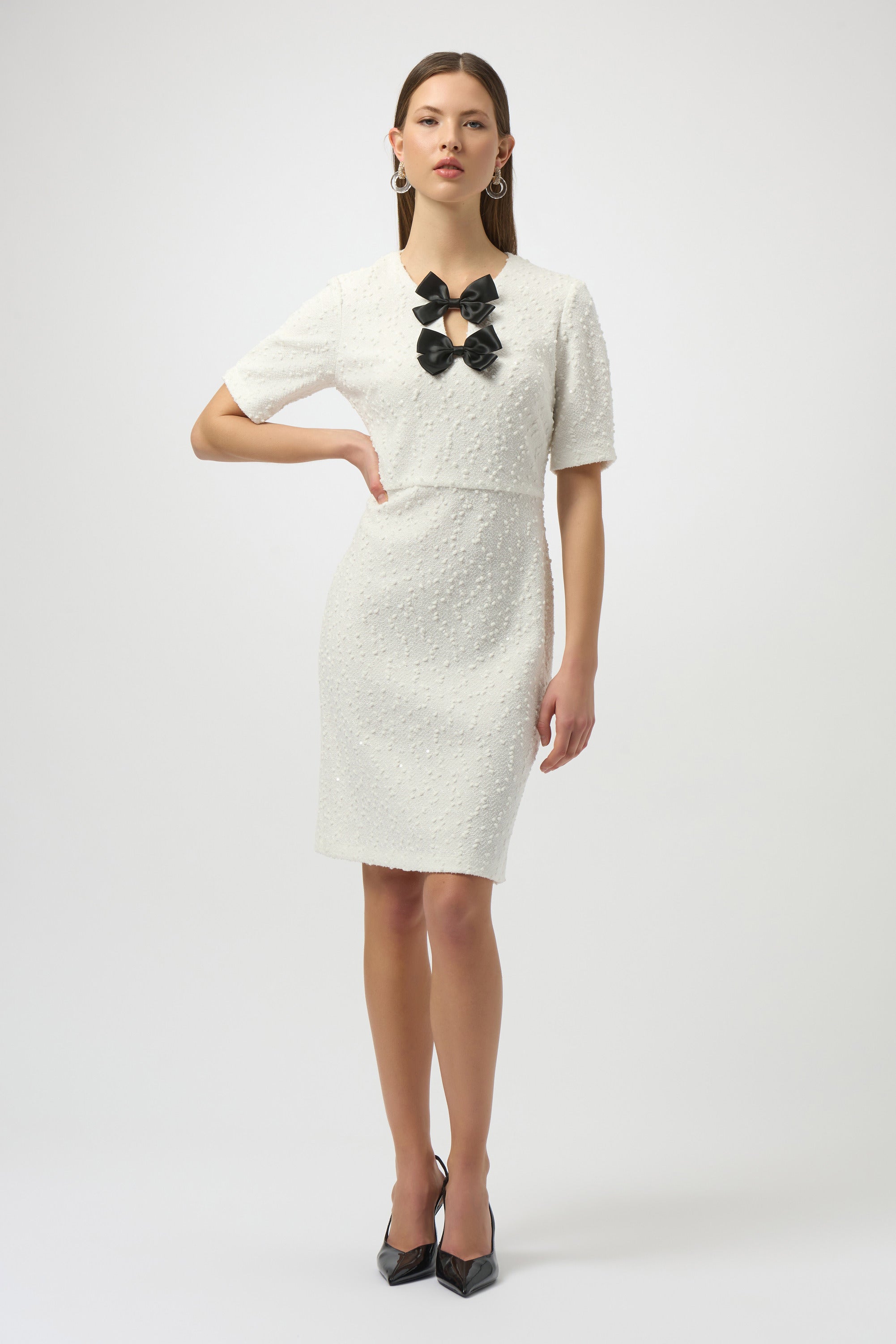 Bouclé Knit Shift Dress With Bow Detail
254177