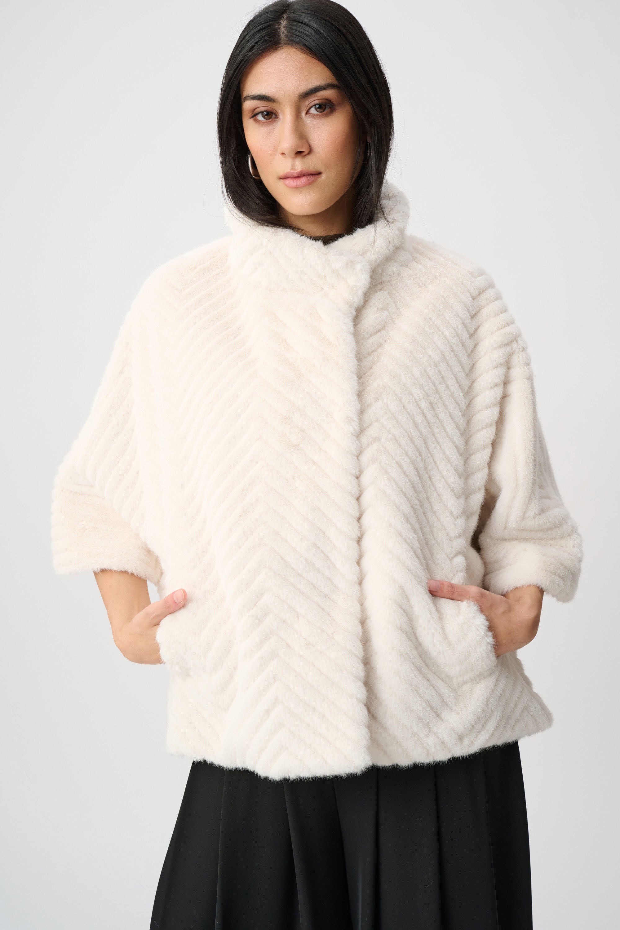 Chevron Faux Fur Cape-Style Jacket
263917