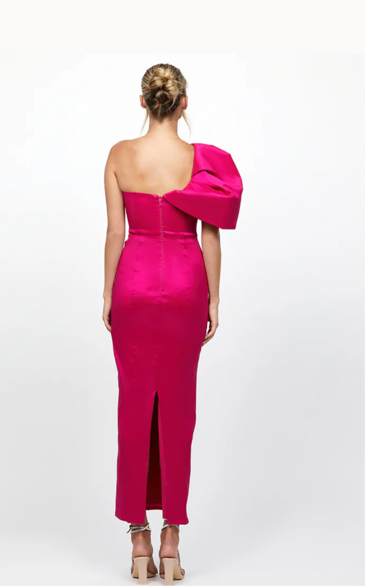 ELANOR DRAMATIC ONE SHOULDER MIDAXI B79D22L