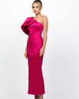 ELANOR DRAMATIC ONE SHOULDER MIDAXI B79D22L