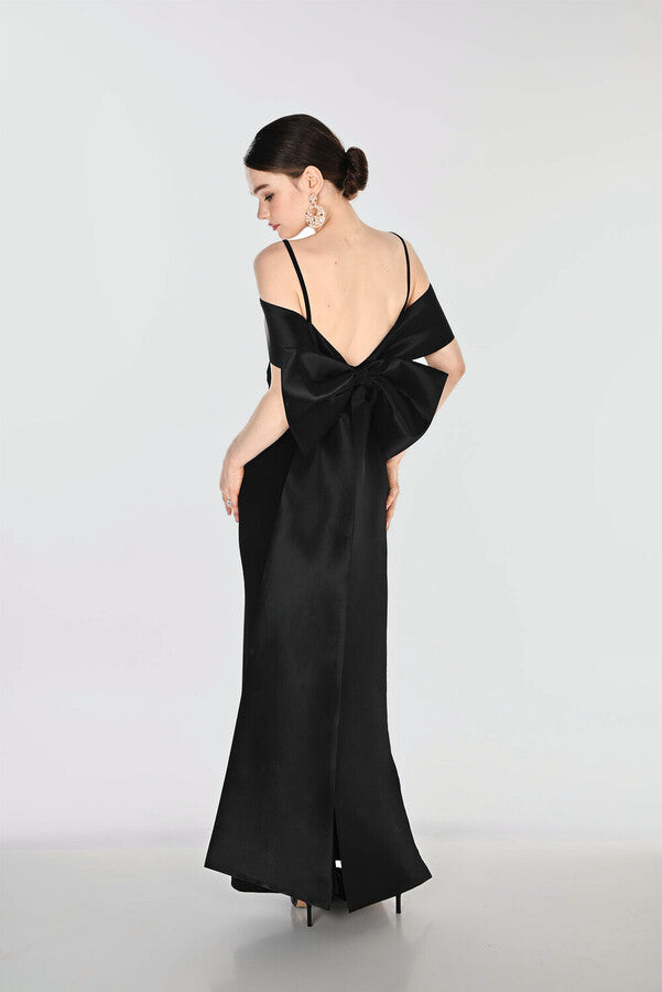 FRANK LYMAN
ELEGANT OFF-SHOULDER SHEATH DRESS STYLE 269195