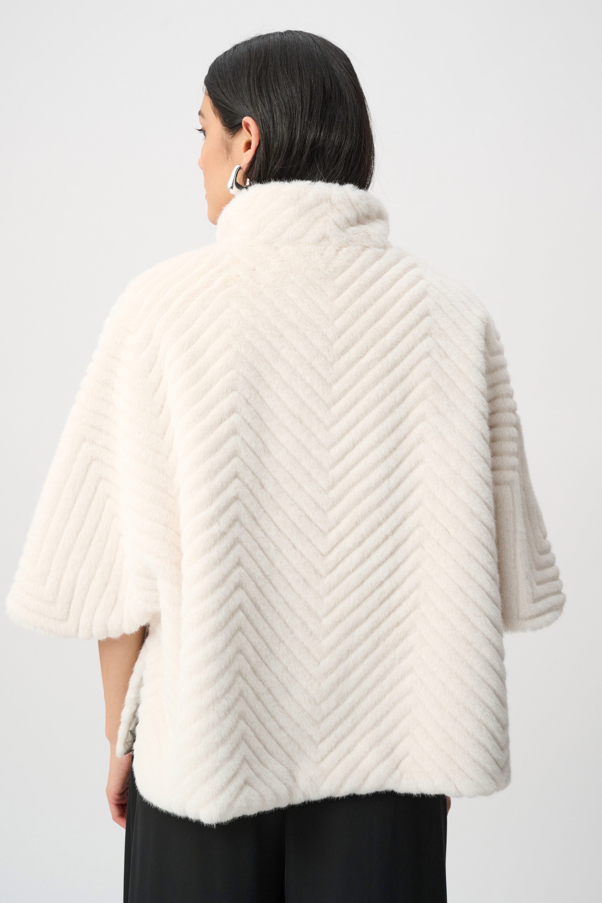 Chevron Faux Fur Cape-Style Jacket
263917