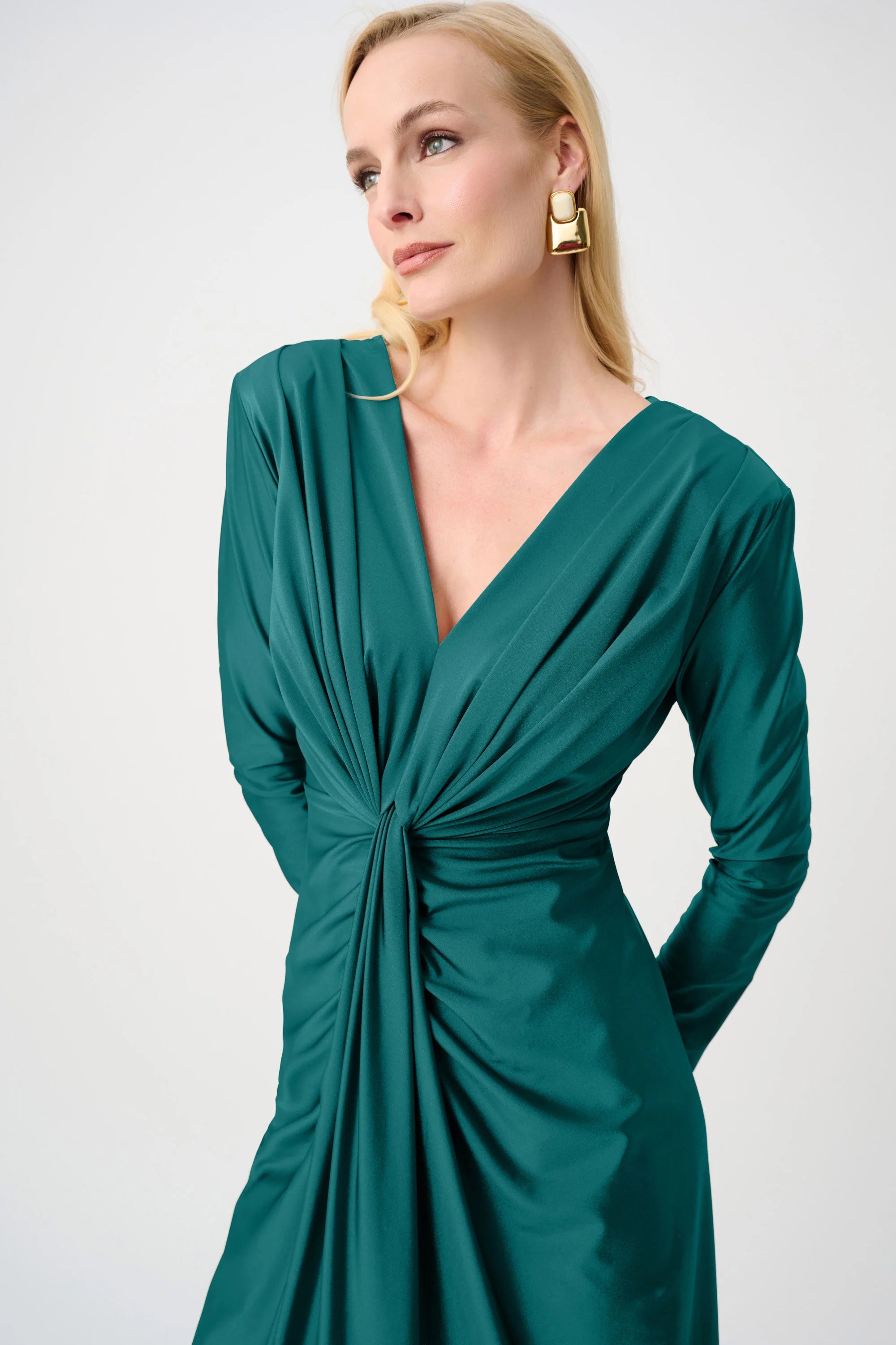 Signature | Satin Effect Knit Draped V-Neck Sheath Dress
253714F26 Re stocked new colour